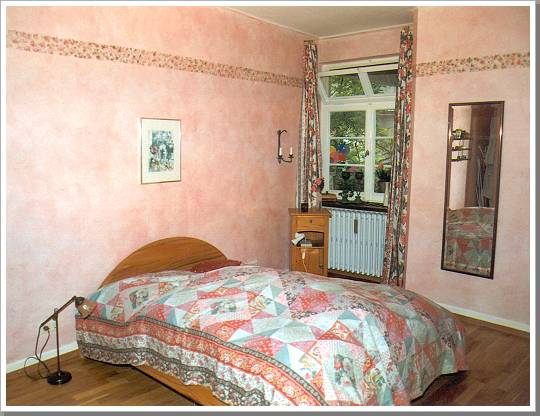 0070_h002  schlafzimmer rosa.jpg